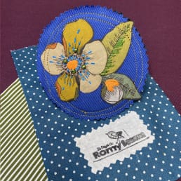 Broche coton ronde fleur Moly kaki