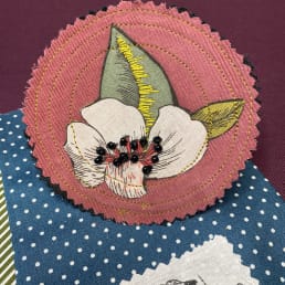 Broche Velours ronde fleur Arum blanc