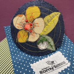Broche Denim ronde fleur Moly kaki