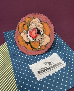 Broche Velours ronde fleur Pivoine orange