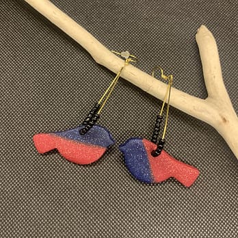 Boucles d’oreilles oiseau bicolore noire rouge - Modèle 02