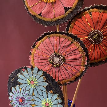 Broche fleur ronde Marguerite rose groupe