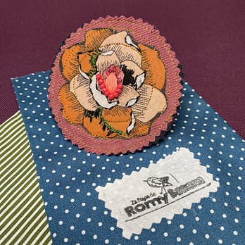 Broche Velours ronde fleur Pivoine orange